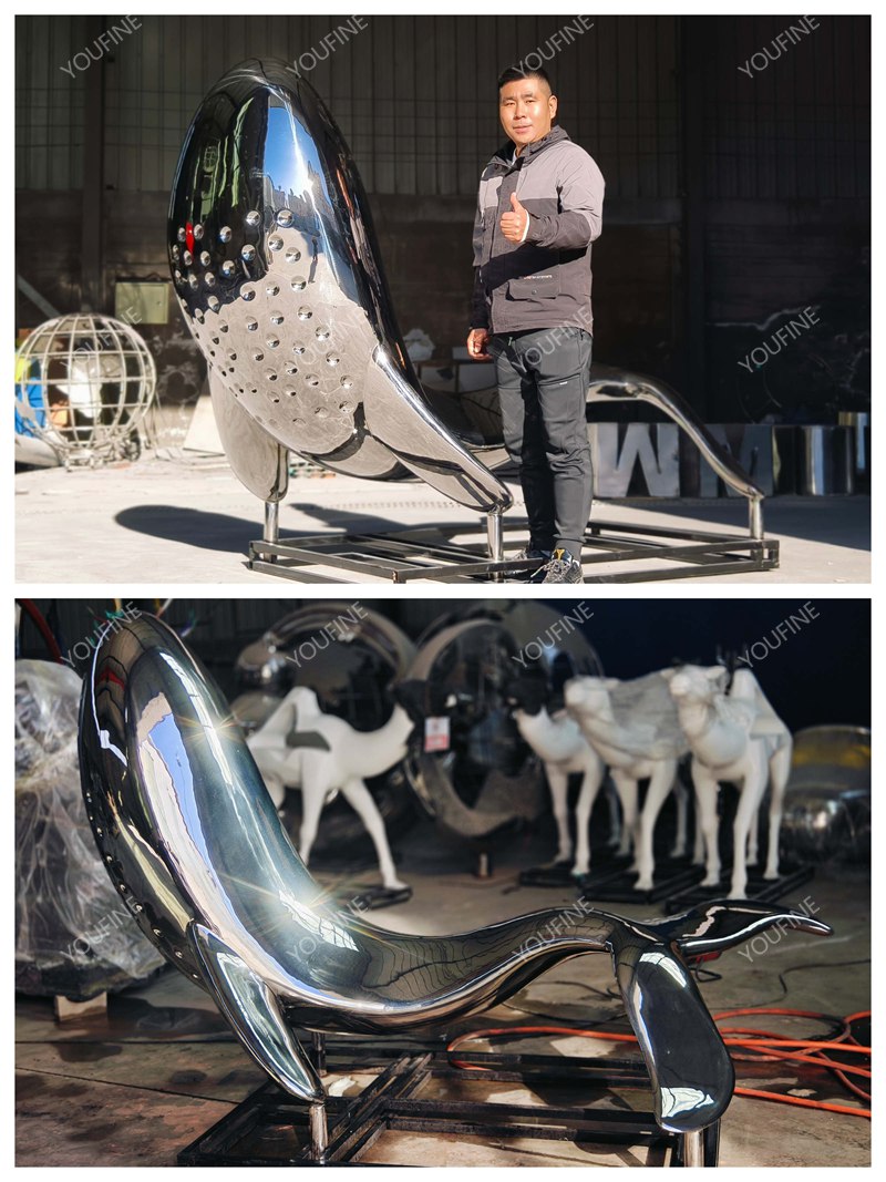 تمثال حوت من الفولاذ المقاوم للصدأ